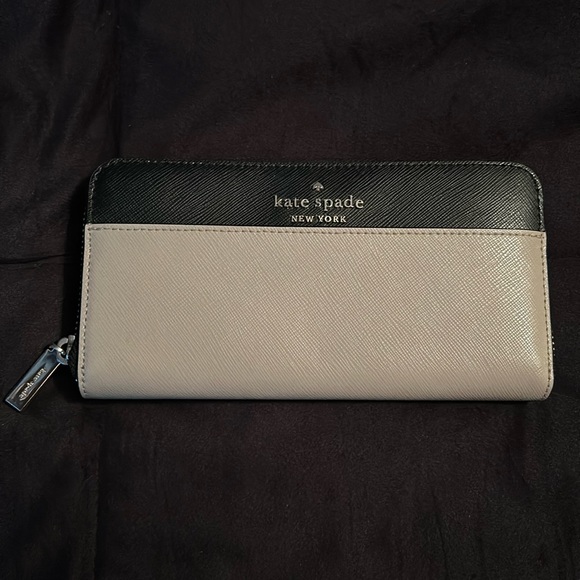 Wallet - Picture 1 of 3